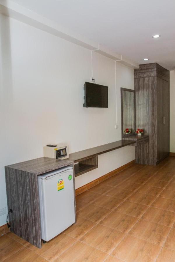 Cozy Residence Nanai Patong Bagian luar foto
