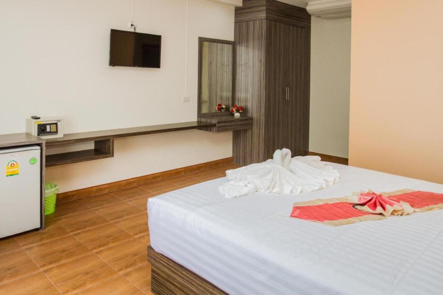 Cozy Residence Nanai Patong Bagian luar foto